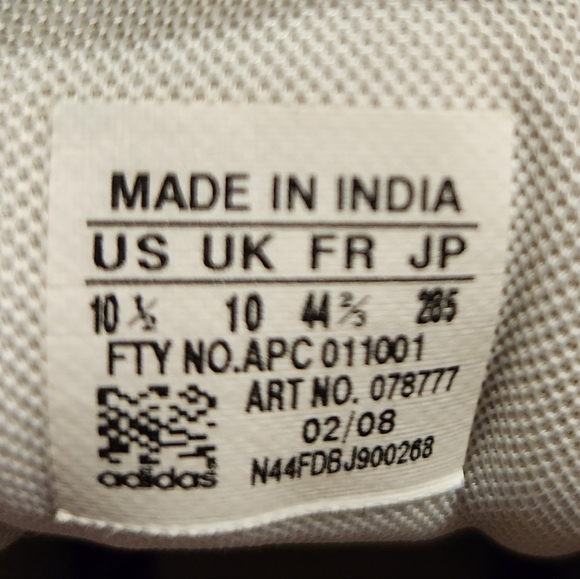 Adidas Superstar Limited Edition with Queens Borough Art No. 078777 - Picture 6 of 7